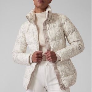 Athleta Downtown Printed Puffer Jacket Python Seasalt SMALL